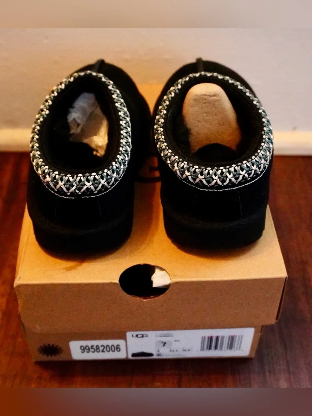 UGG soft black